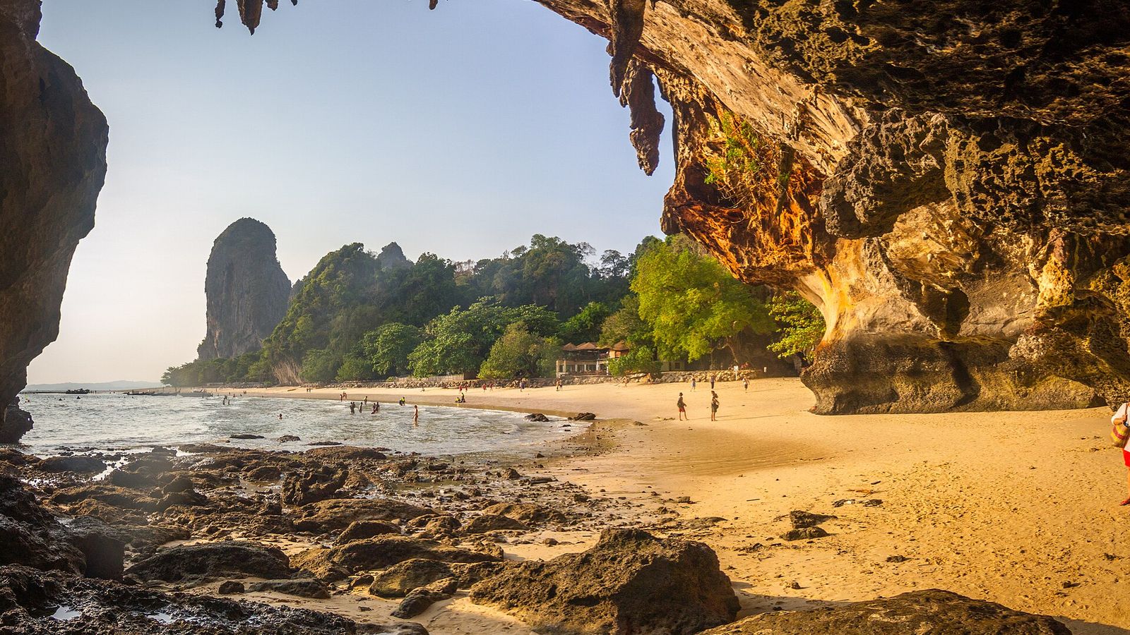 Phra Nang Cave Beach bij Railay, Krabi