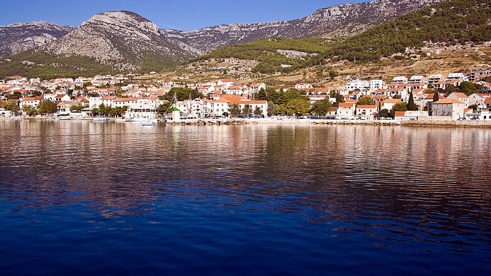 De haven van Bol op het eiland Brač